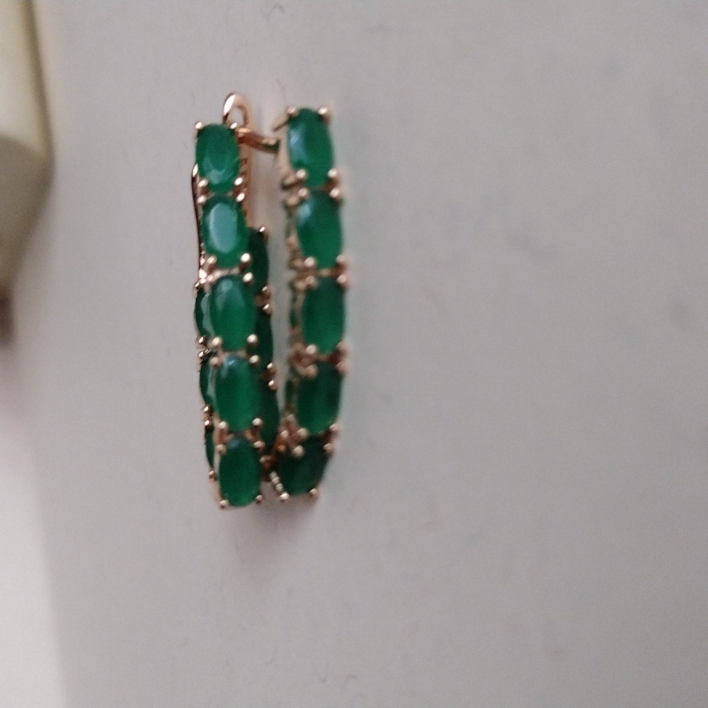 Gold emerald drop earrings - Picture 2 of 8
